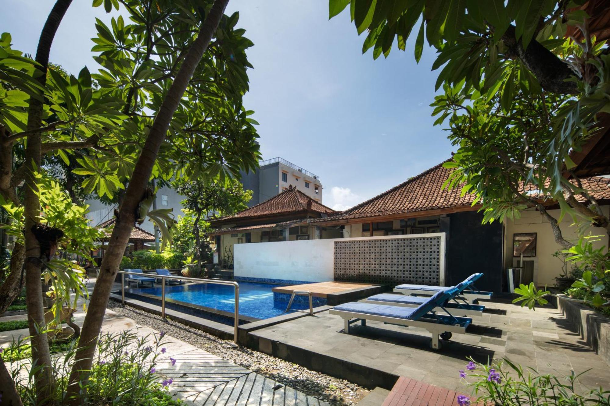 Legian Village Beach Resort Esterno foto