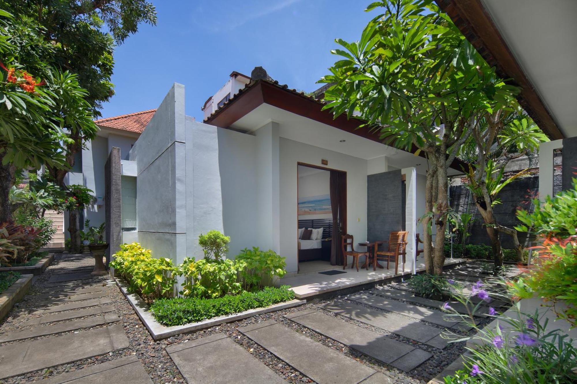 Legian Village Beach Resort Esterno foto