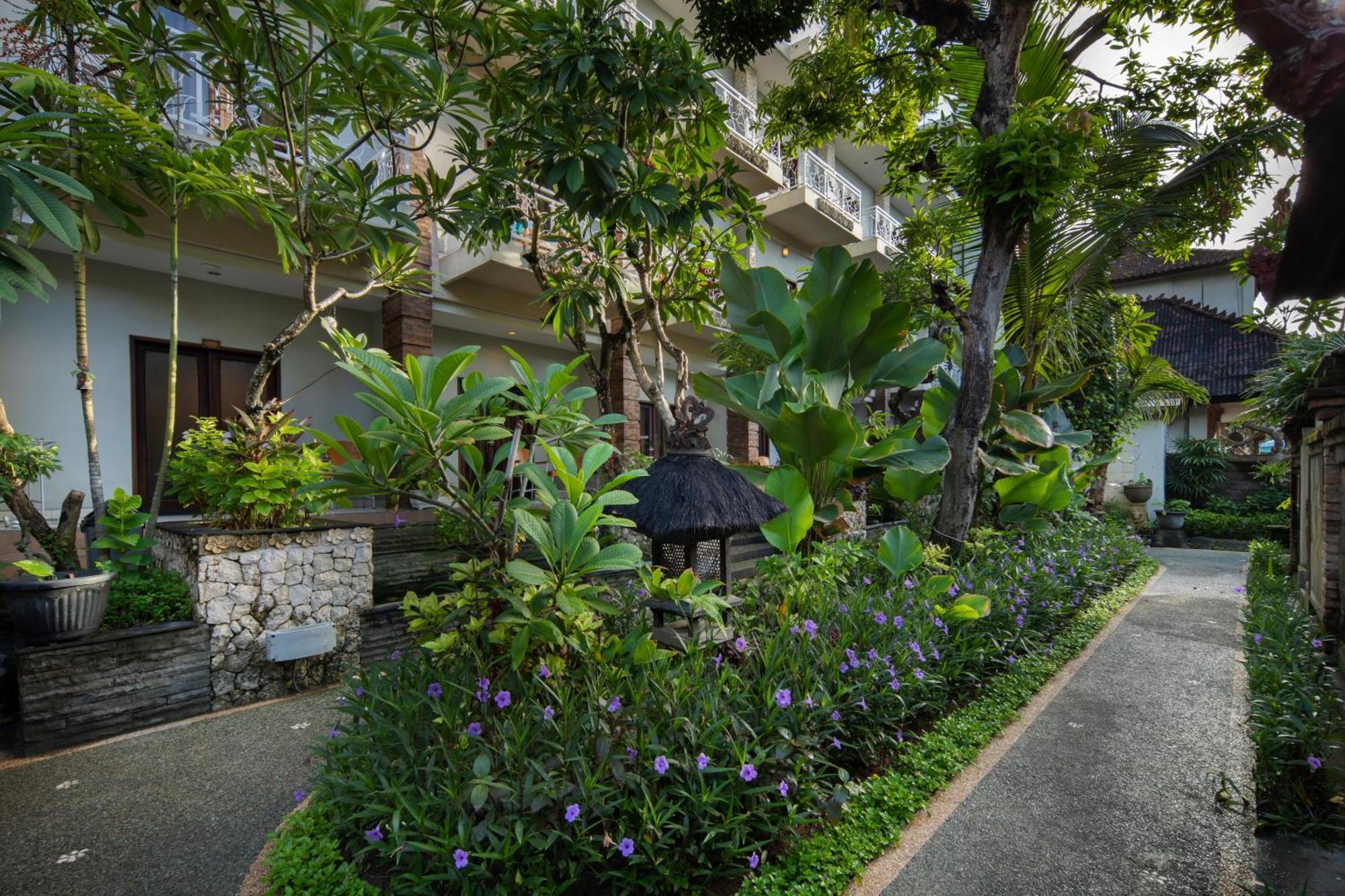Legian Village Beach Resort Esterno foto