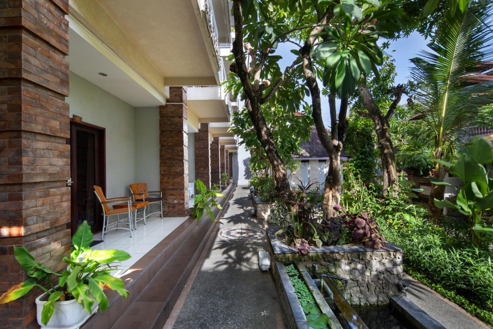 Legian Village Beach Resort Esterno foto