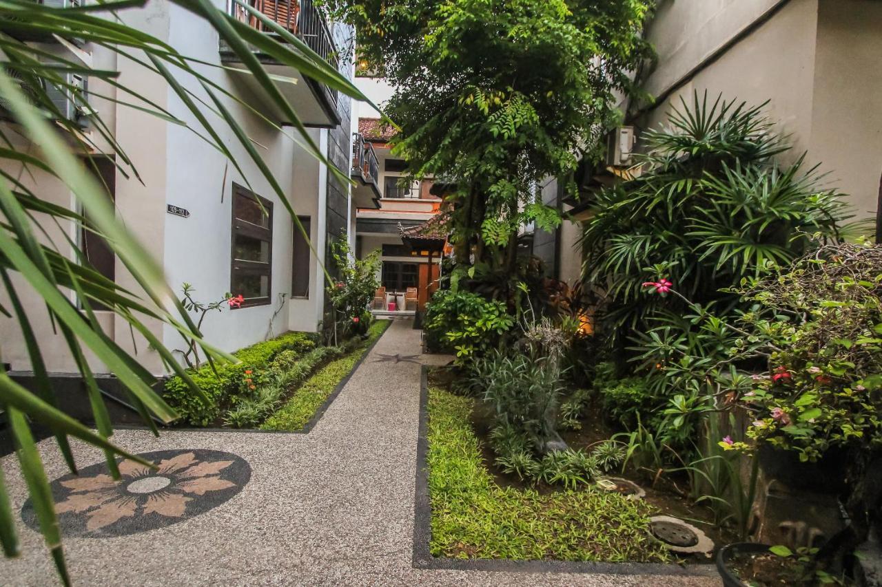 Legian Village Beach Resort Esterno foto